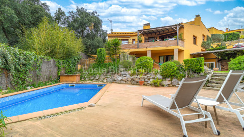 House with pool and tourist license in Begur