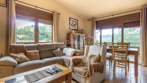 Casa con piscina y licencia turística en Begur