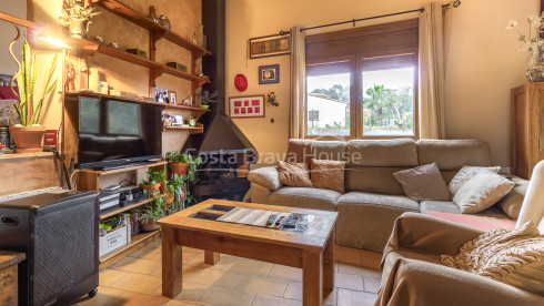 House with pool and tourist license in Begur