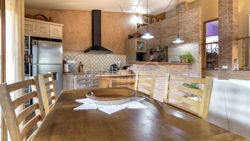 House with pool and tourist license in Begur