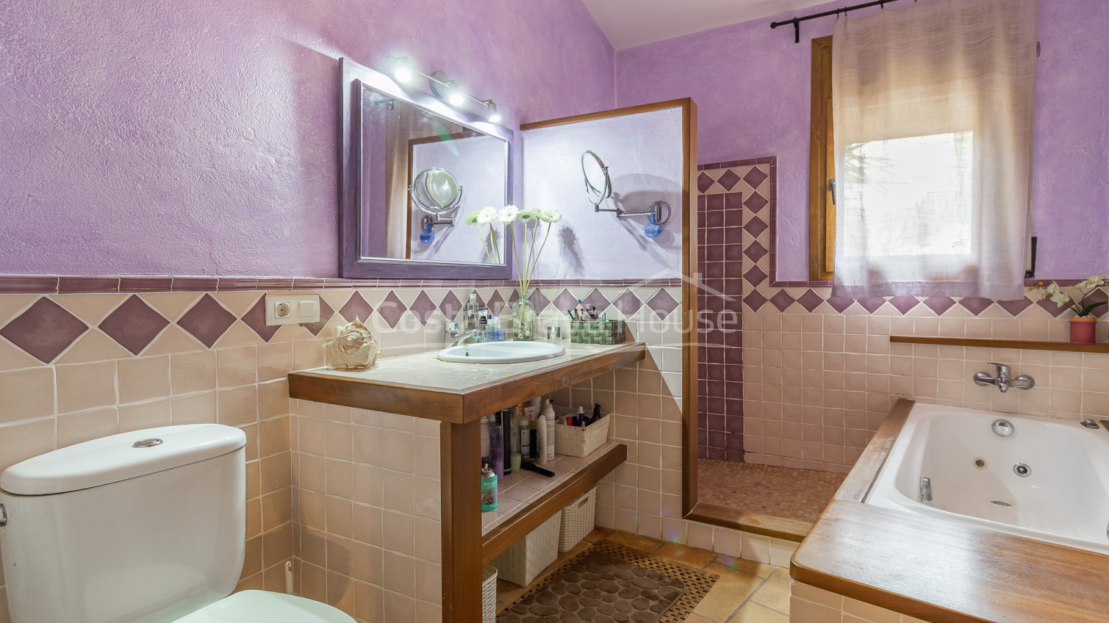 House with pool and tourist license in Begur