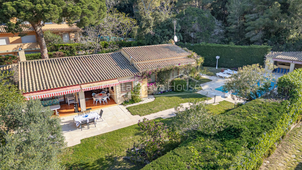 House in Tamariu with pool and tourist license