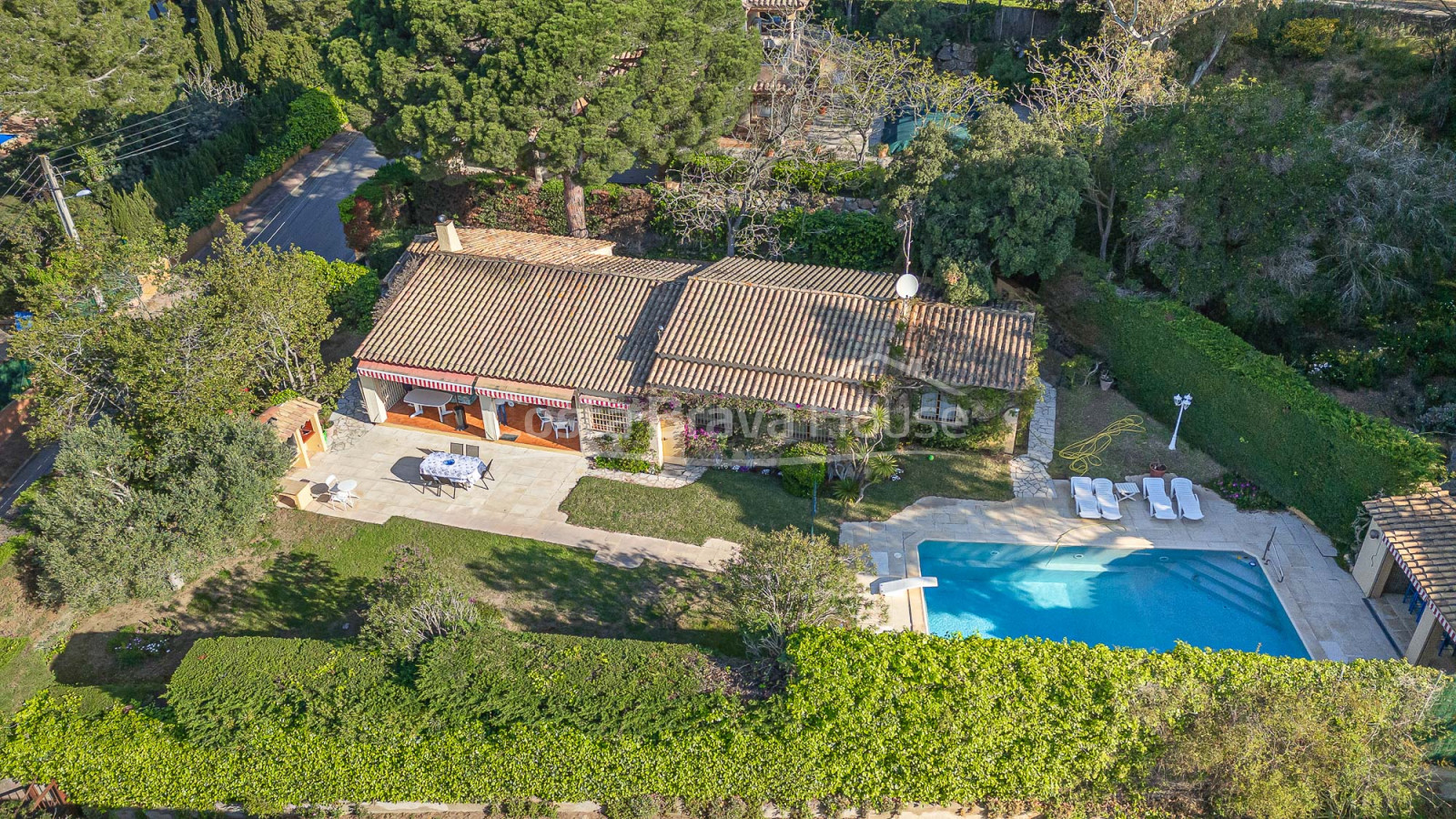 Casa a Tamariu amb piscina i llicència turística