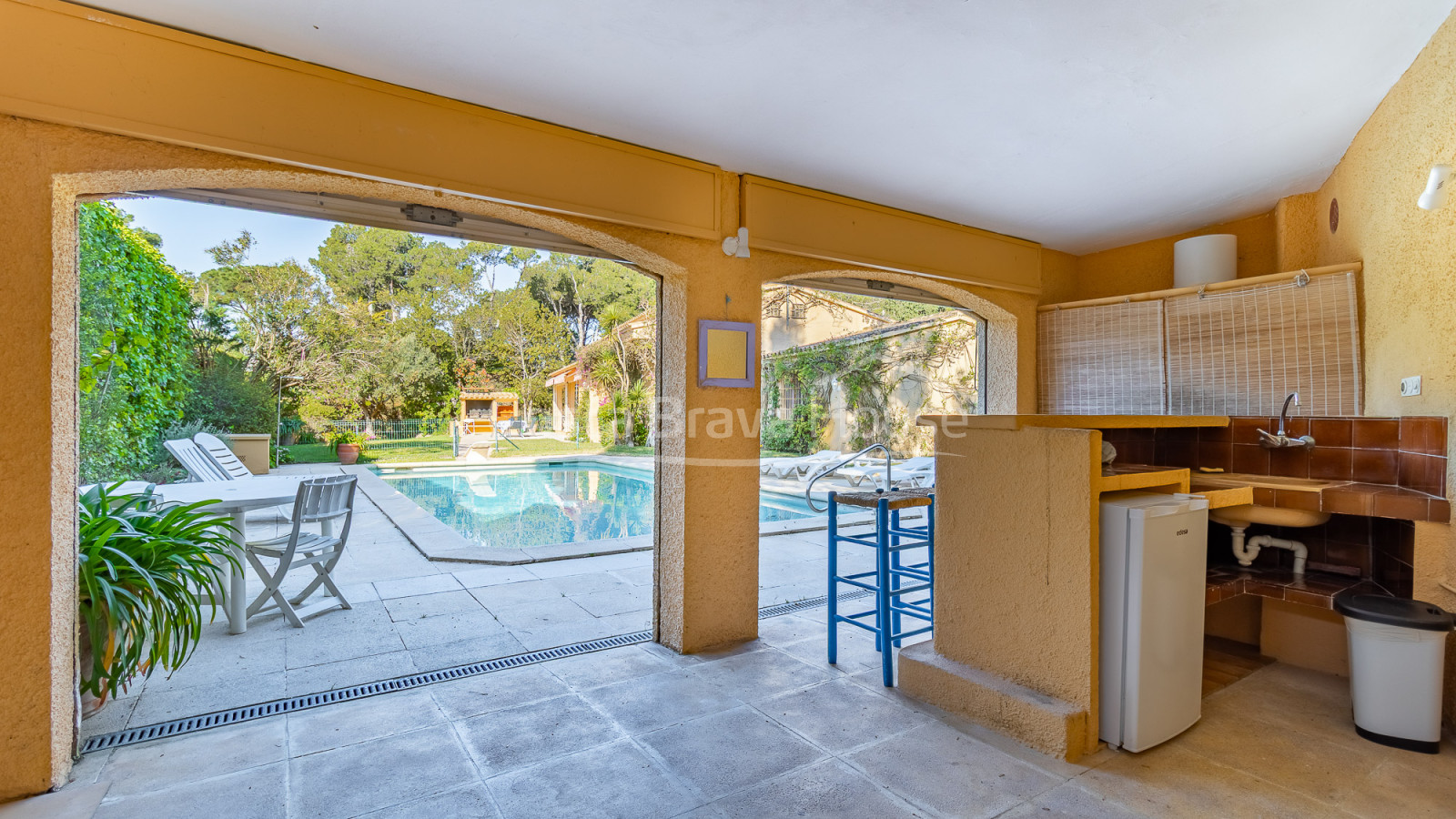 Casa a Tamariu amb piscina i llicència turística