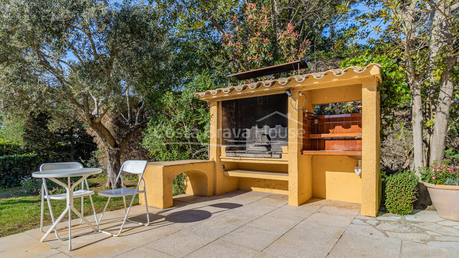 Casa a Tamariu amb piscina i llicència turística