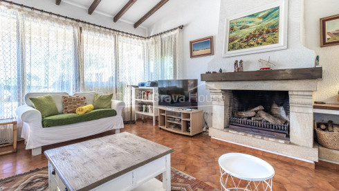 Casa a Tamariu amb piscina i llicència turística