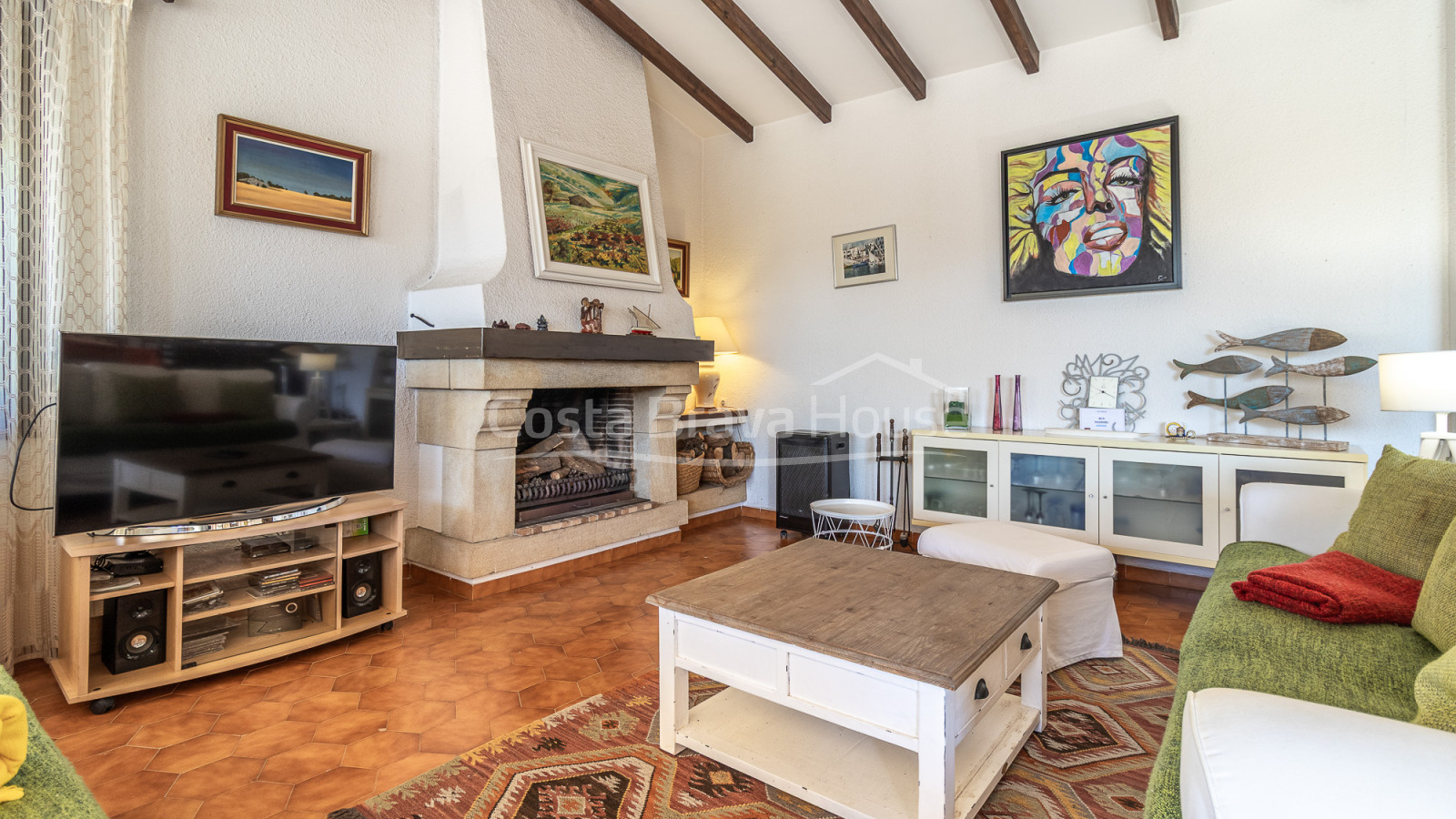 Casa a Tamariu amb piscina i llicència turística