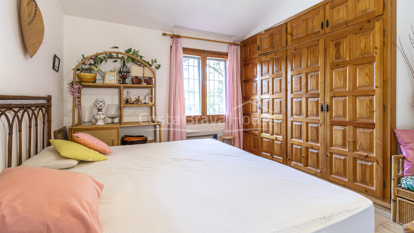 Casa a Tamariu amb piscina i llicència turística