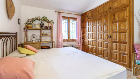 Casa a Tamariu amb piscina i llicència turística