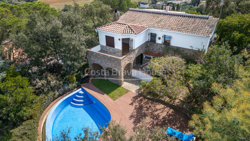 Casa amb piscina en venda a Vall-llobrega