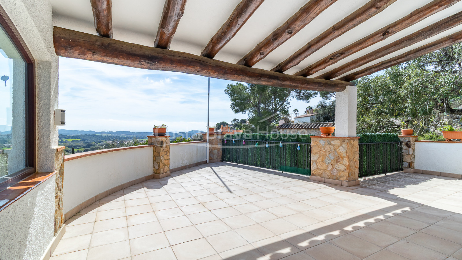 Casa amb piscina en venda a Vall-llobrega