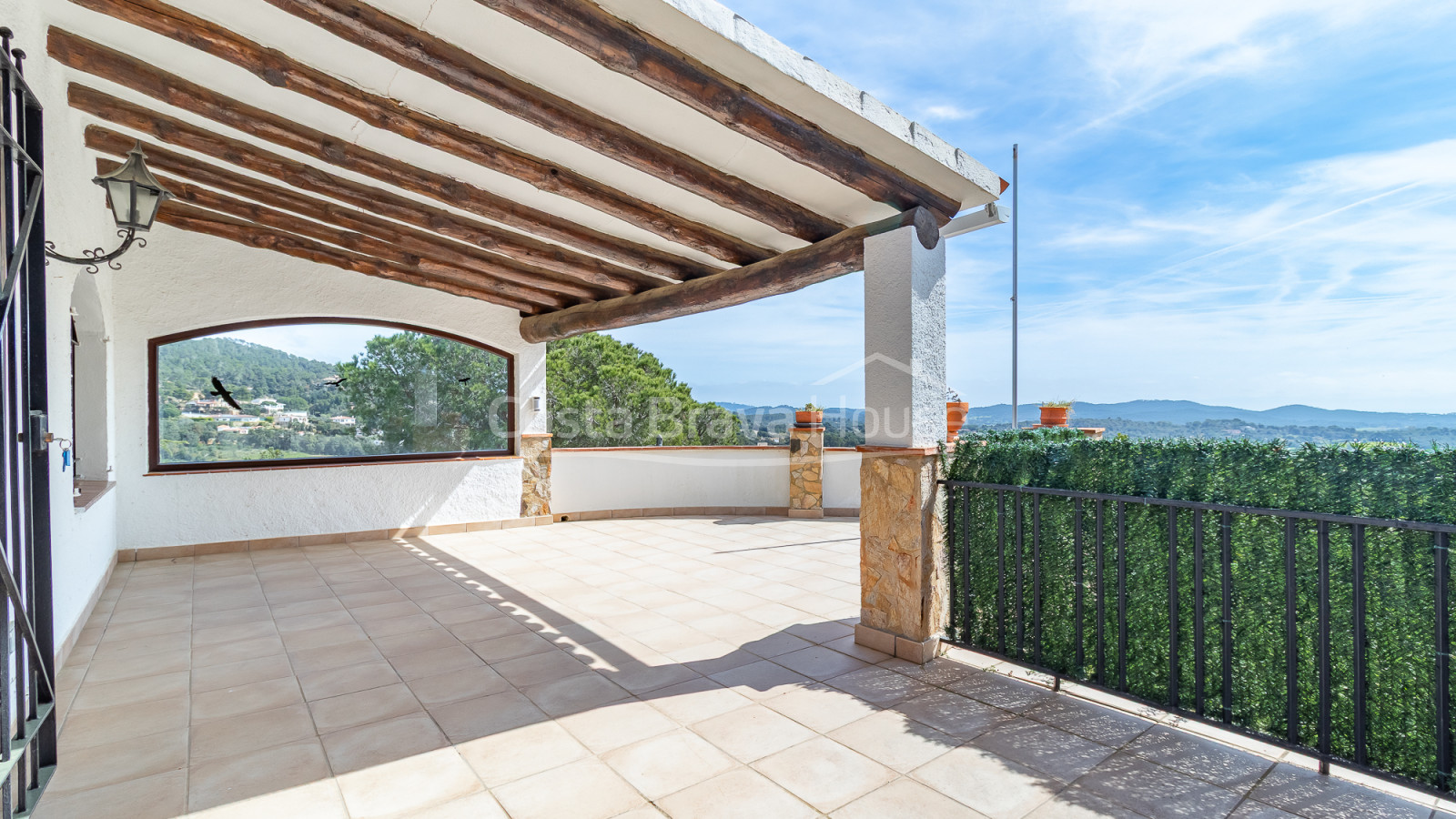 Casa amb piscina en venda a Vall-llobrega