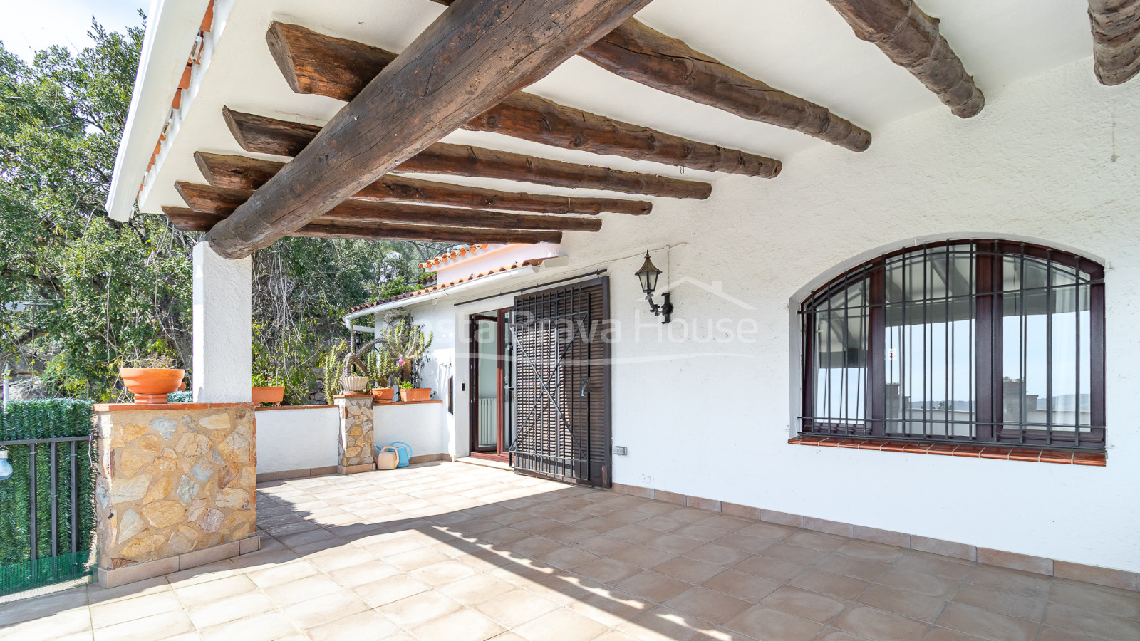 Casa amb piscina en venda a Vall-llobrega