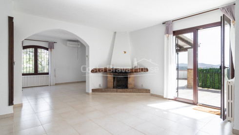 Casa amb piscina en venda a Vall-llobrega