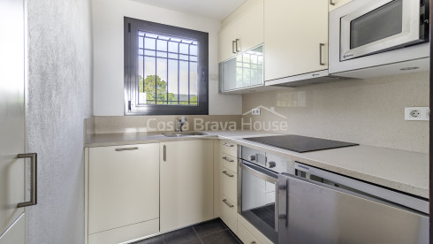 House with pool for sale in Vall-llobrega