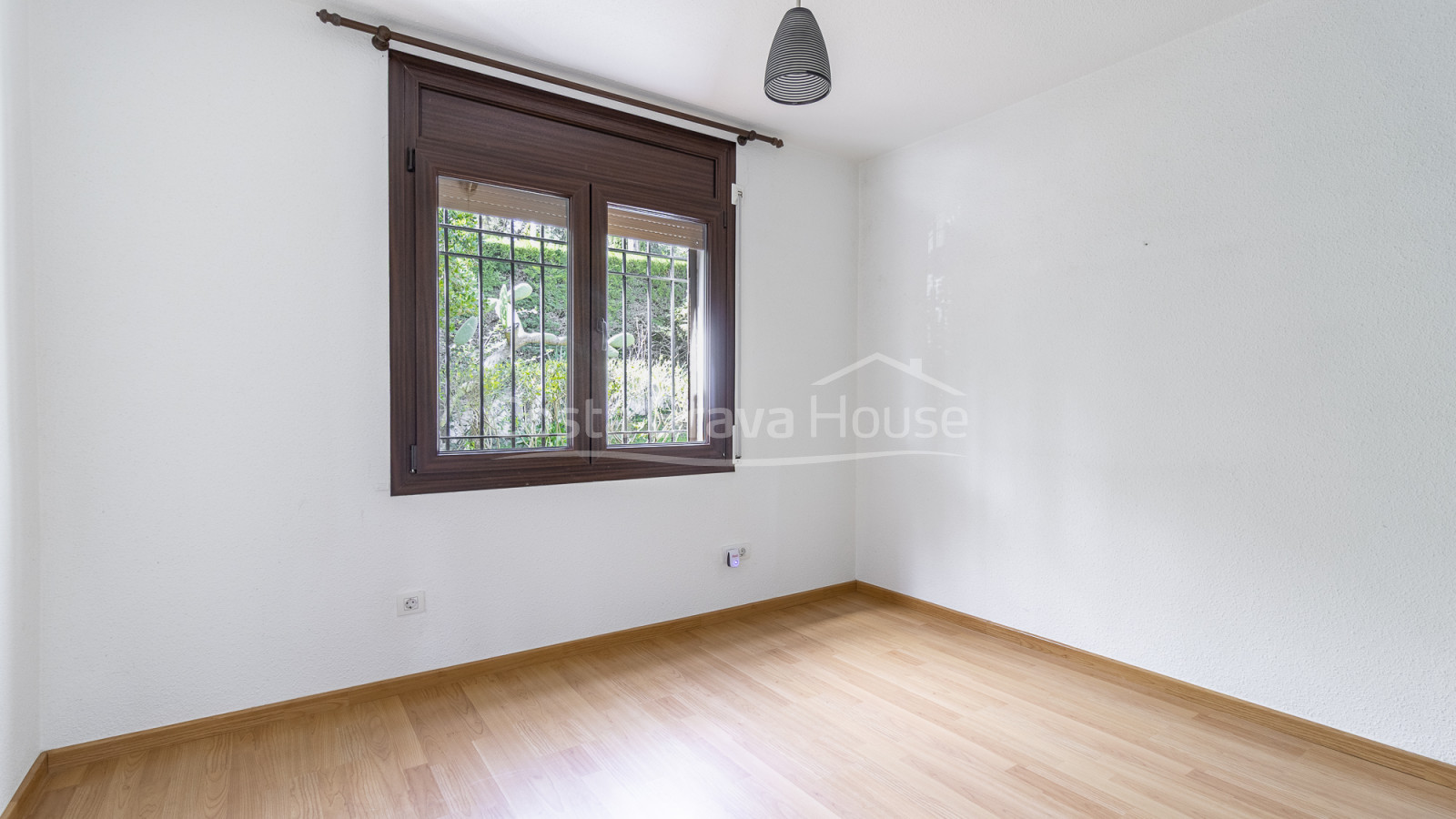 House with pool for sale in Vall-llobrega