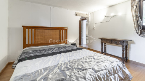 Casa amb piscina en venda a Vall-llobrega