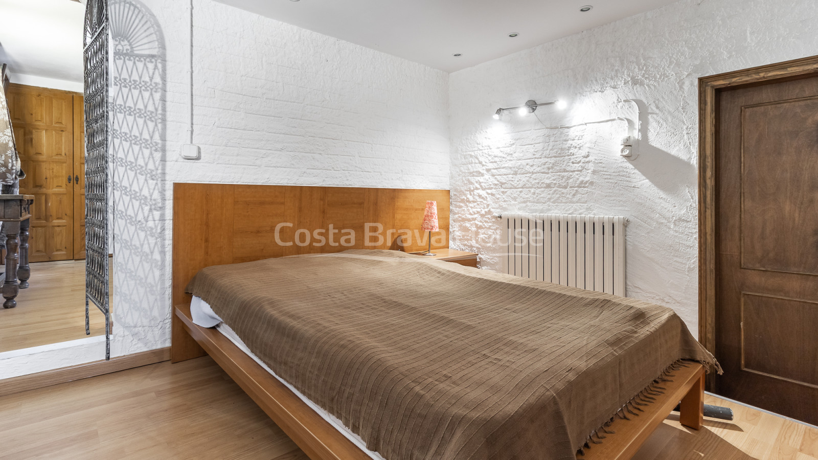 Casa amb piscina en venda a Vall-llobrega