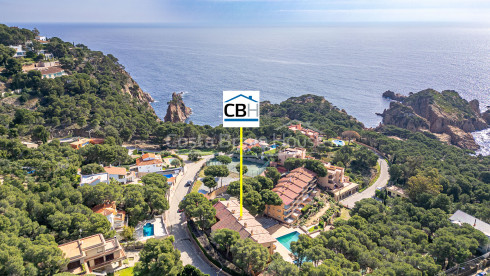 Apartamento en Tamariu con terraza y vistas al mar