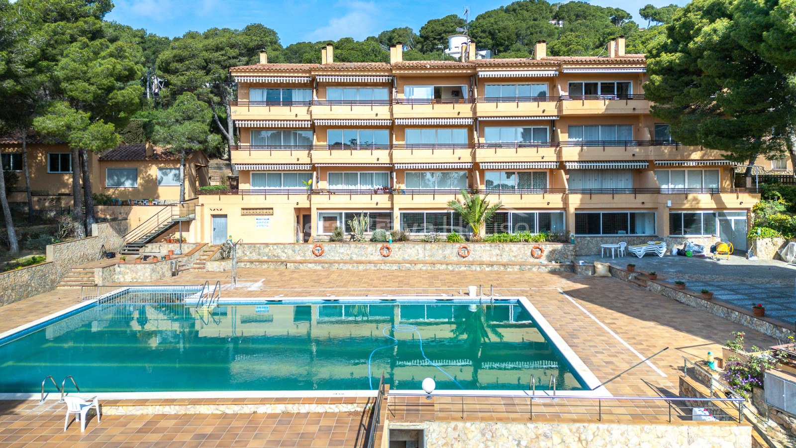 Apartamento en Tamariu con terraza y vistas al mar