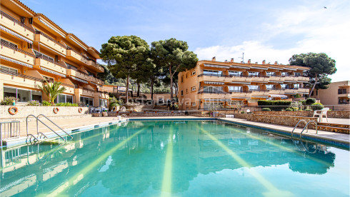 Apartamento en Tamariu con terraza y vistas al mar