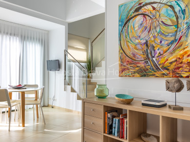 Dúplex moderno en venta con licencia turística a 1 minuto de la playa de Tamariu, Costa Brava