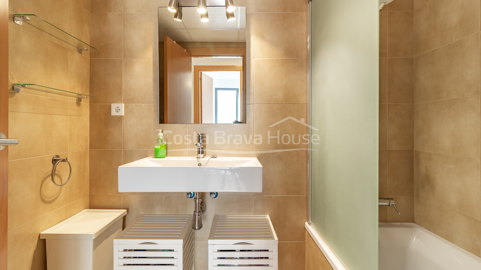Duplex à Tamariu avec terrasse et licence touristique
