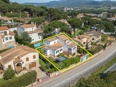 Casa individual amb jardí privat en venda a 500 metres de la platja a Sant Antoni de Calonge