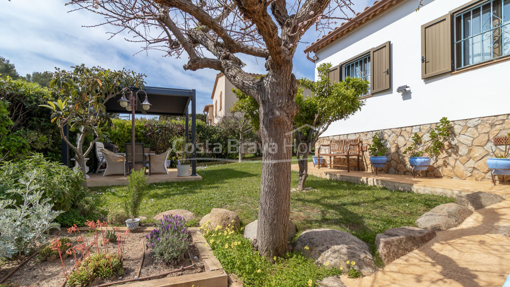 Huis met tuin te koop in Sant Antoni de Calonge