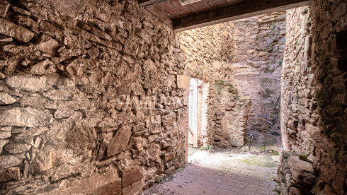Casa per reformar amb jardí en venda a Gualta