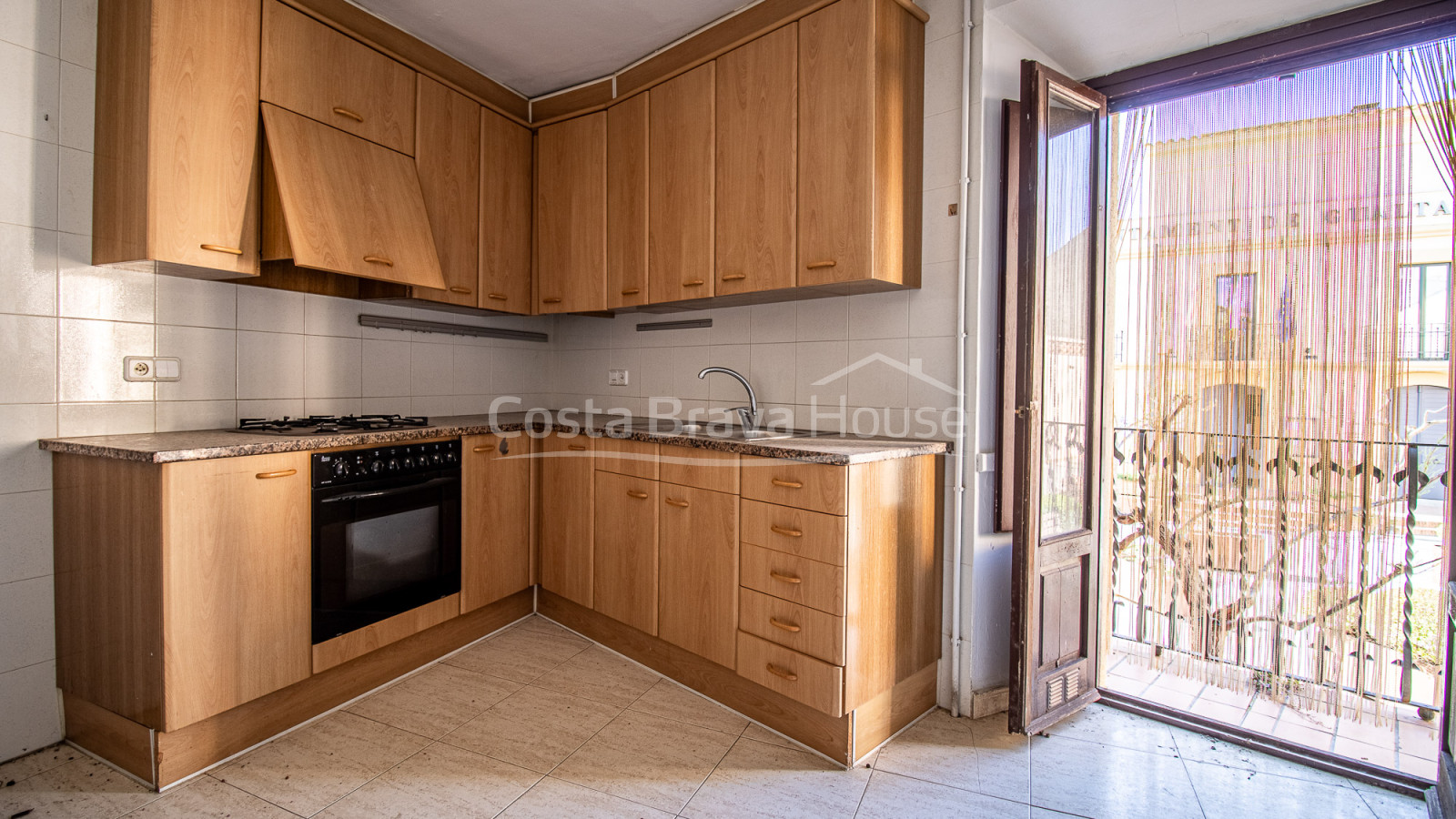 Casa para reformar con jardín en venta en Gualta