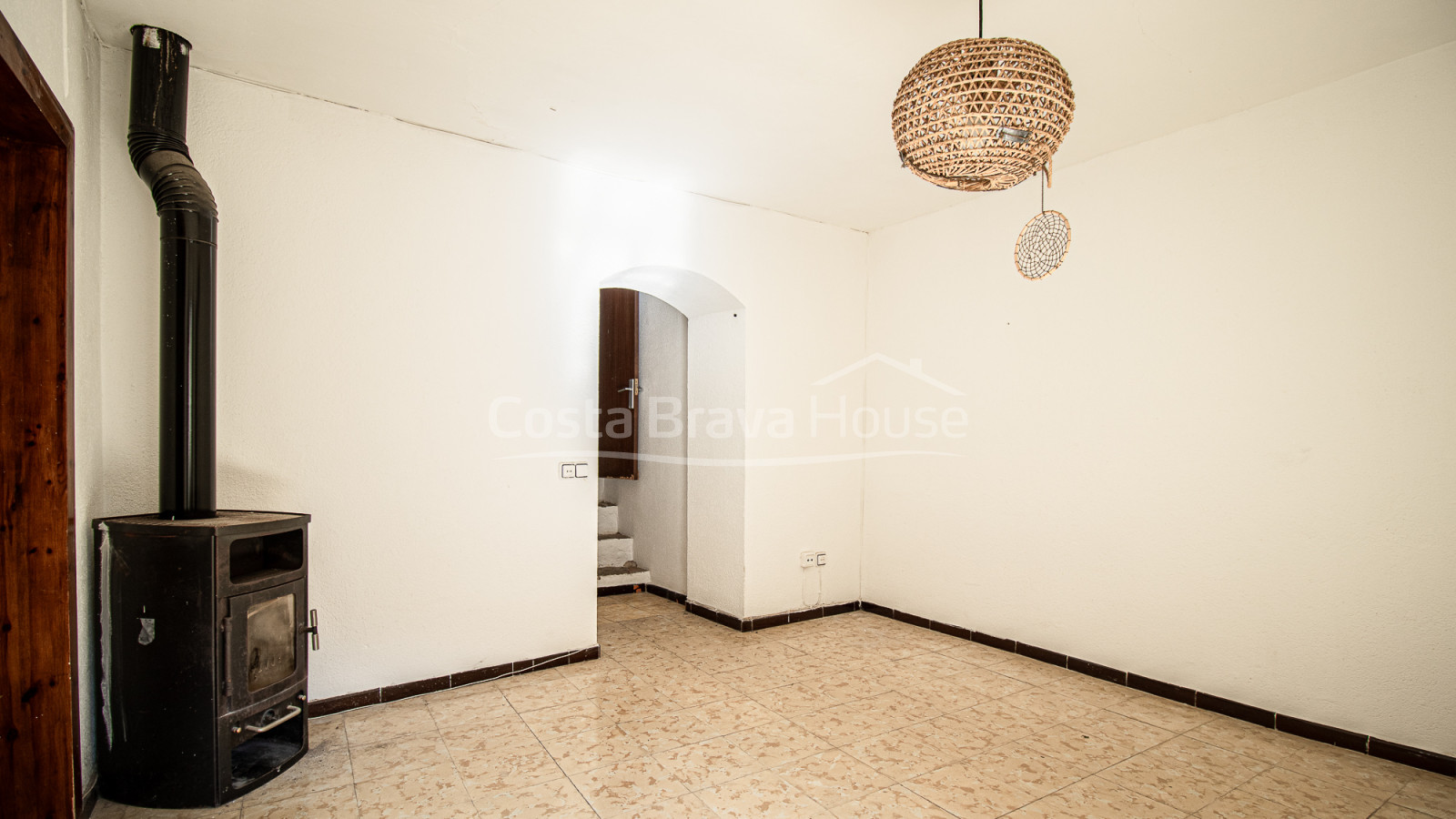 Casa para reformar con jardín en venta en Gualta
