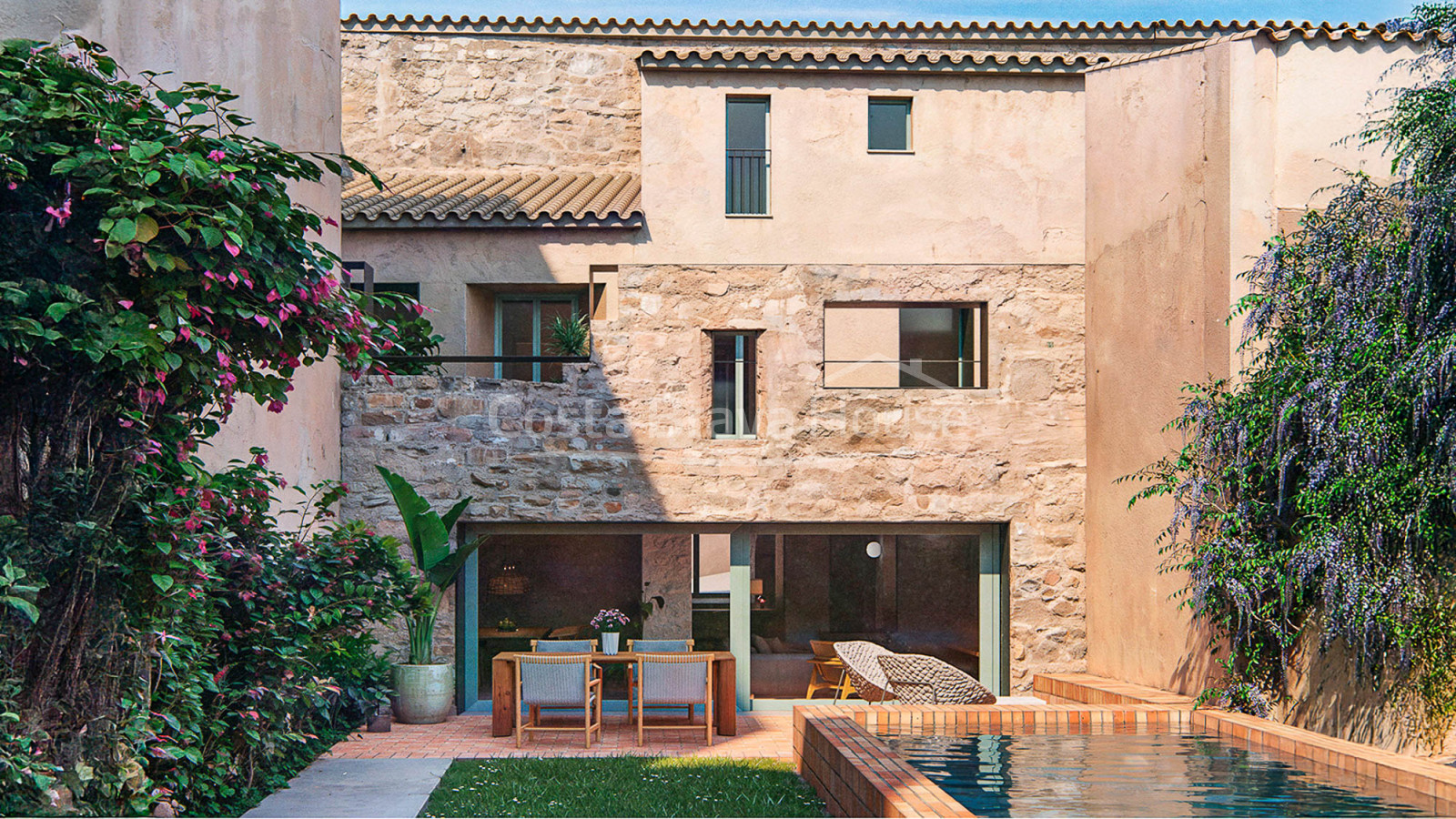 House to renovate with garden for sale in Gualta