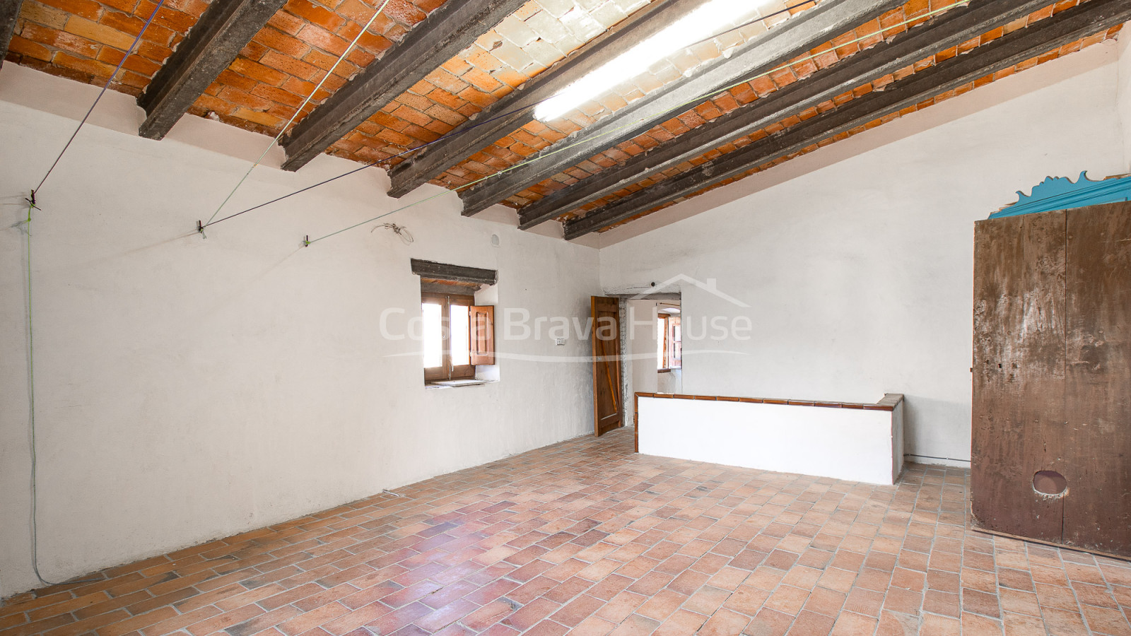 Te renoveren huis met tuin te koop in Gualta