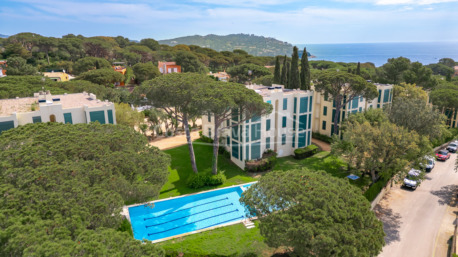Apartamento en Golfet Calella con terraza y piscina