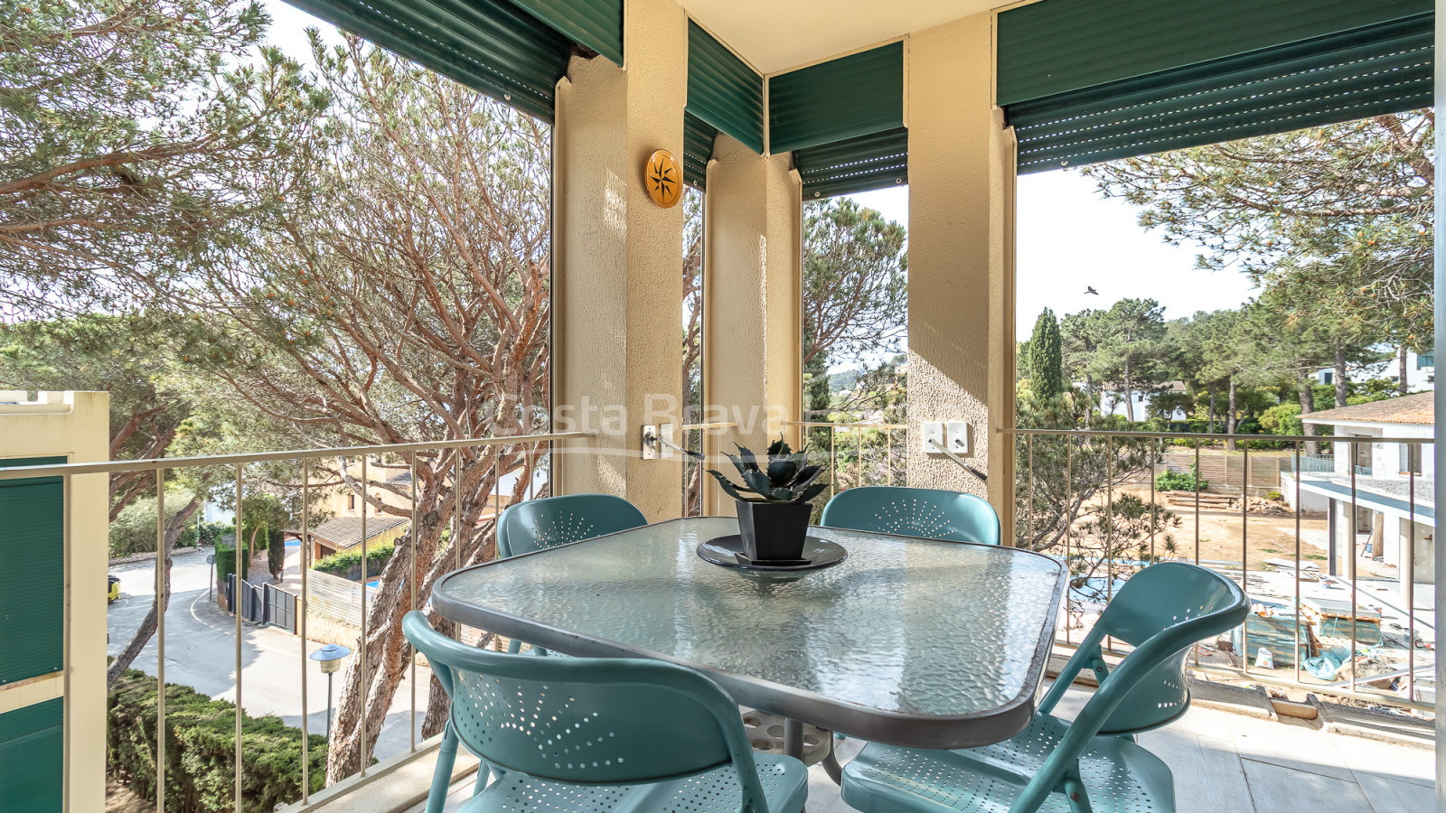 Apartamento en Golfet Calella con terraza y piscina