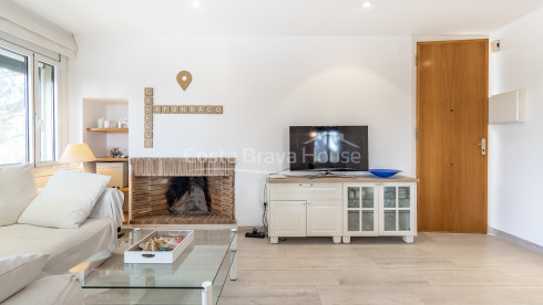 Apartamento en Golfet Calella con terraza y piscina