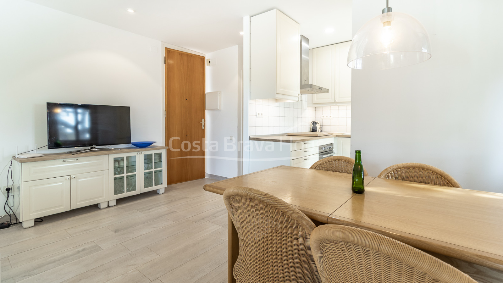 Apartamento en Golfet Calella con terraza y piscina