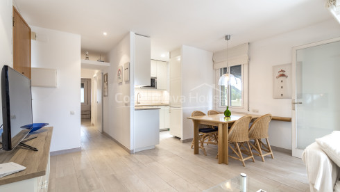 Apartamento en Golfet Calella con terraza y piscina
