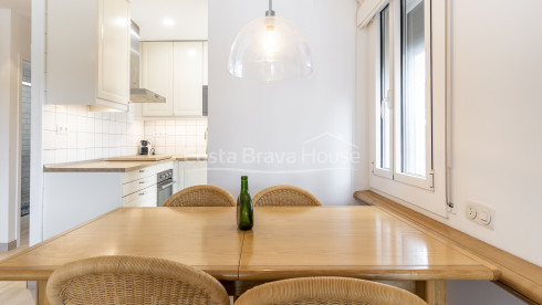 Apartamento en Golfet Calella con terraza y piscina