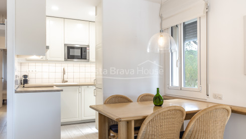 Apartamento en Golfet Calella con terraza y piscina