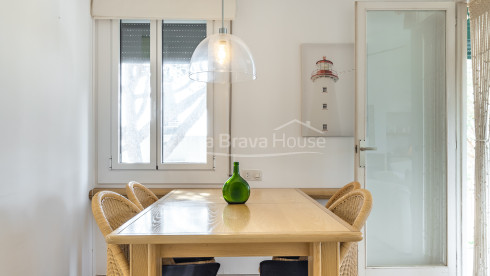 Apartamento en Golfet Calella con terraza y piscina