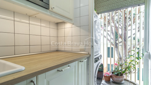 Apartamento en Golfet Calella con terraza y piscina