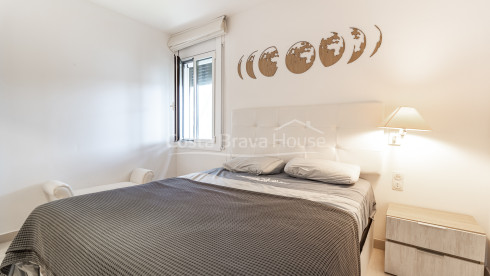Apartamento en Golfet Calella con terraza y piscina