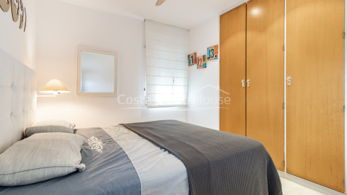 Apartamento en Golfet Calella con terraza y piscina