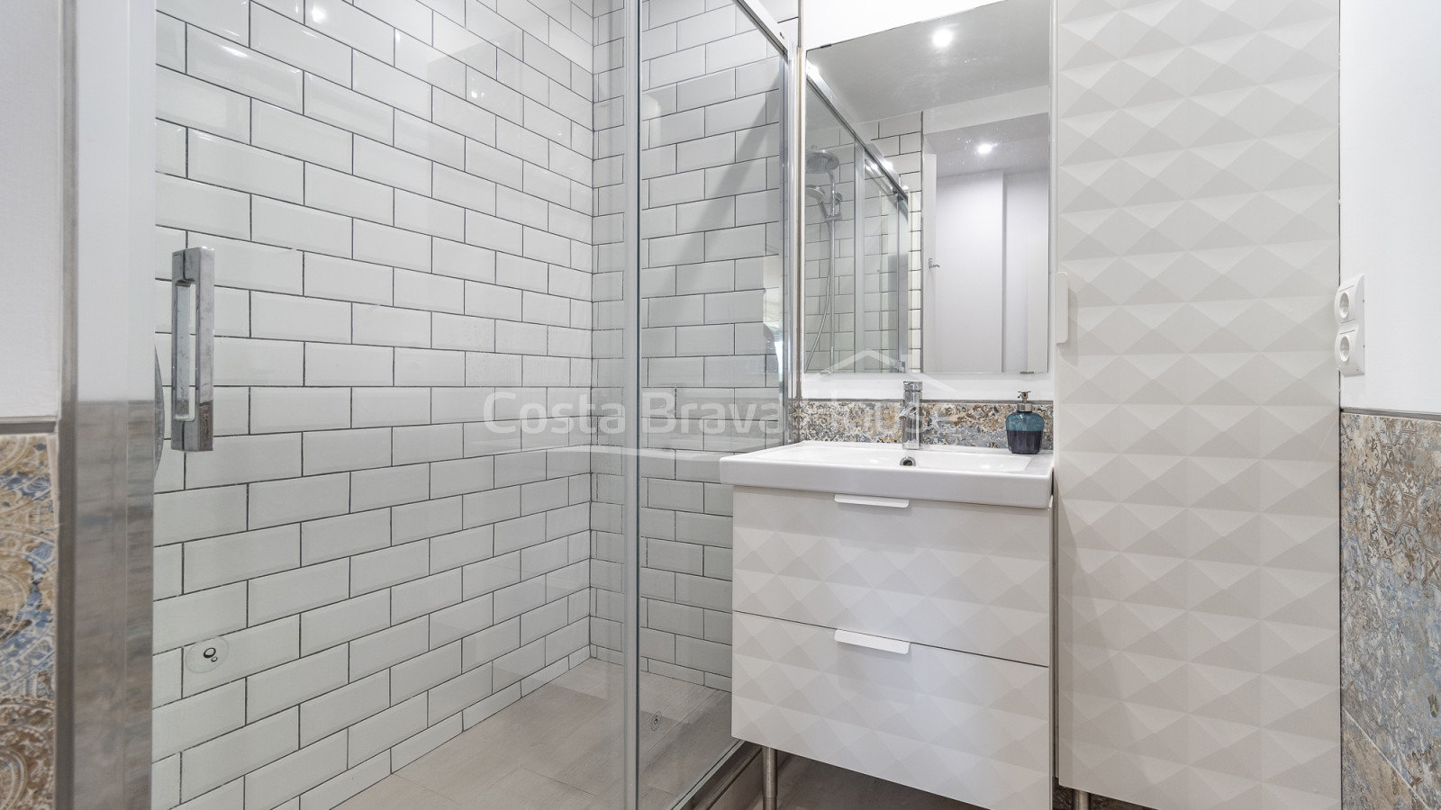 Apartamento en Golfet Calella con terraza y piscina