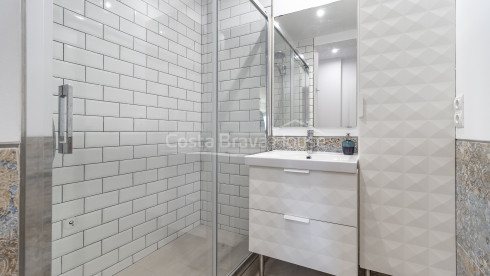 Apartamento en Golfet Calella con terraza y piscina