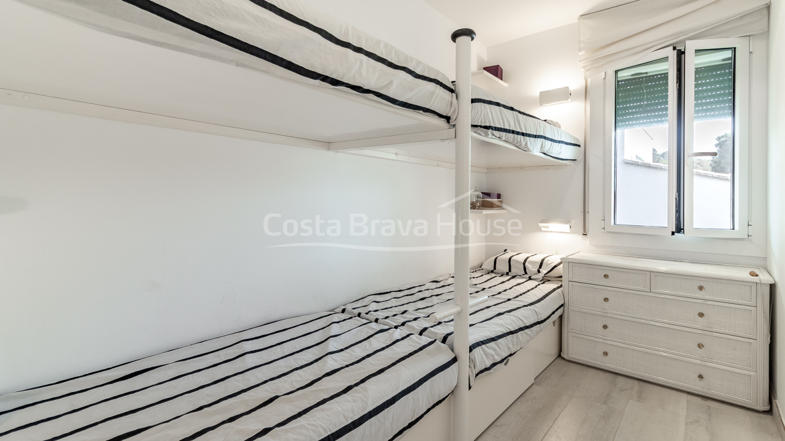 Apartamento en Golfet Calella con terraza y piscina