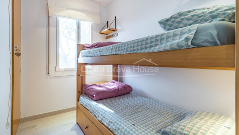 Apartamento en Golfet Calella con terraza y piscina