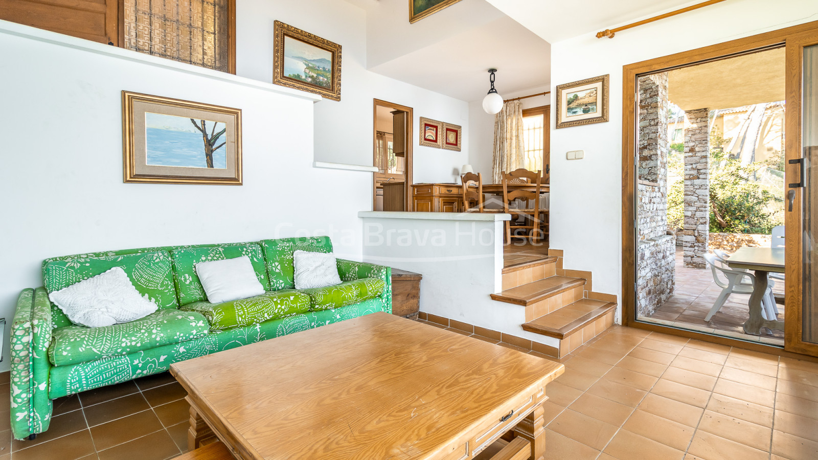 Villa en venta en Sa Riera con vistas al mar